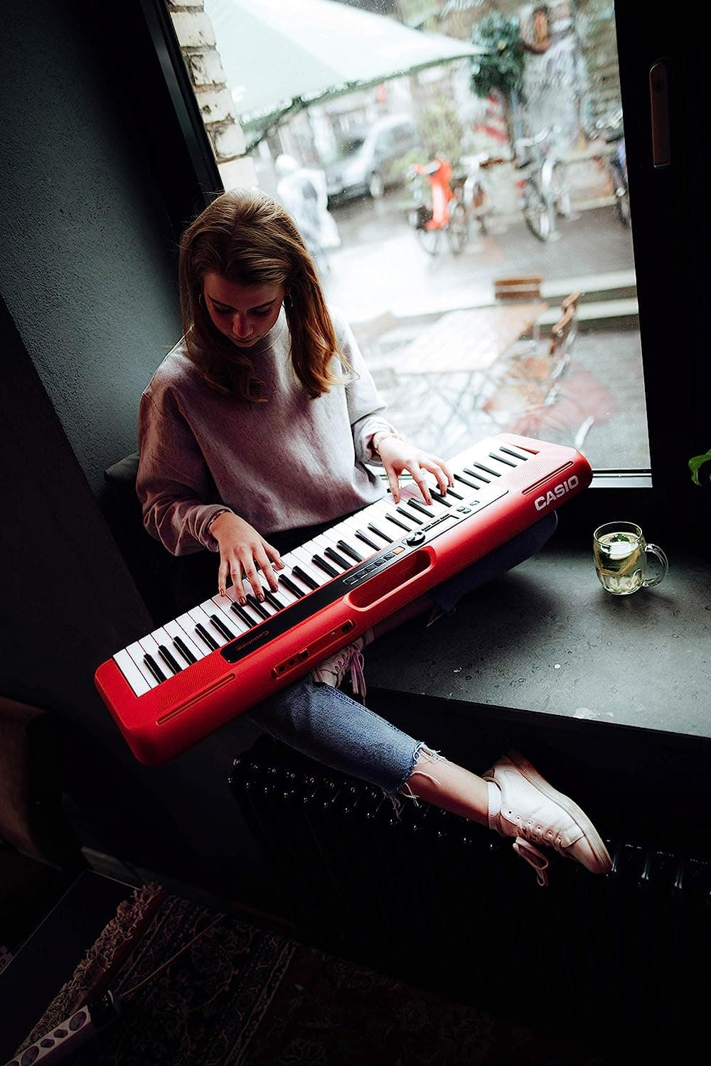 Casio CT-S200 Casiotone 61-Key Portable Keyboard with Piano tones, Red view 8