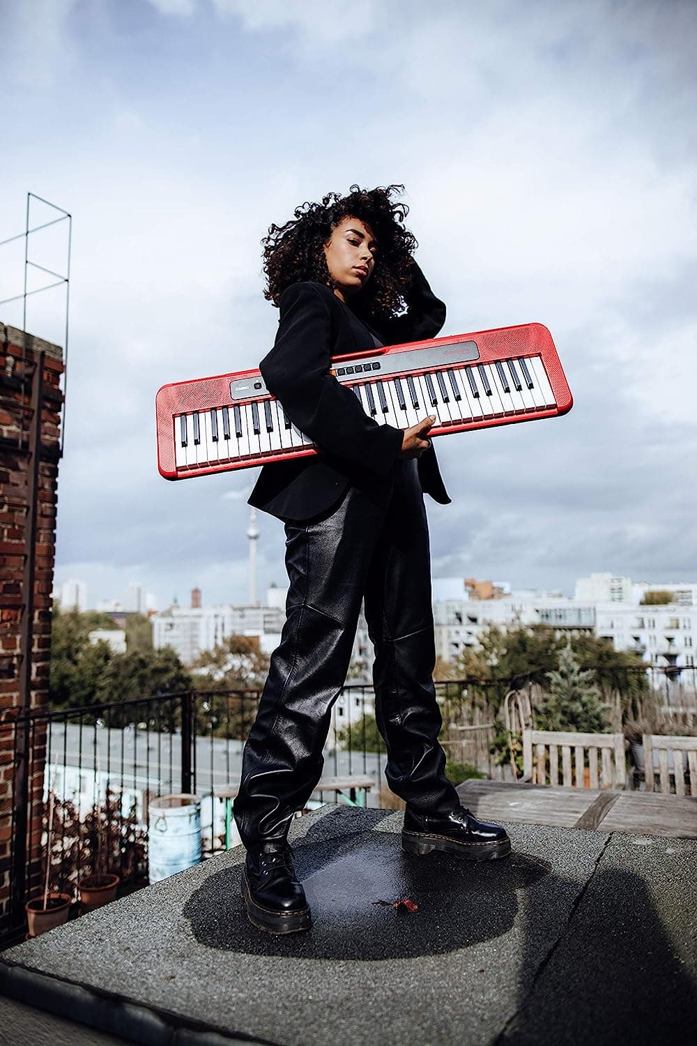 Casio CT-S200 Casiotone 61-Key Portable Keyboard with Piano tones, Red view 7
