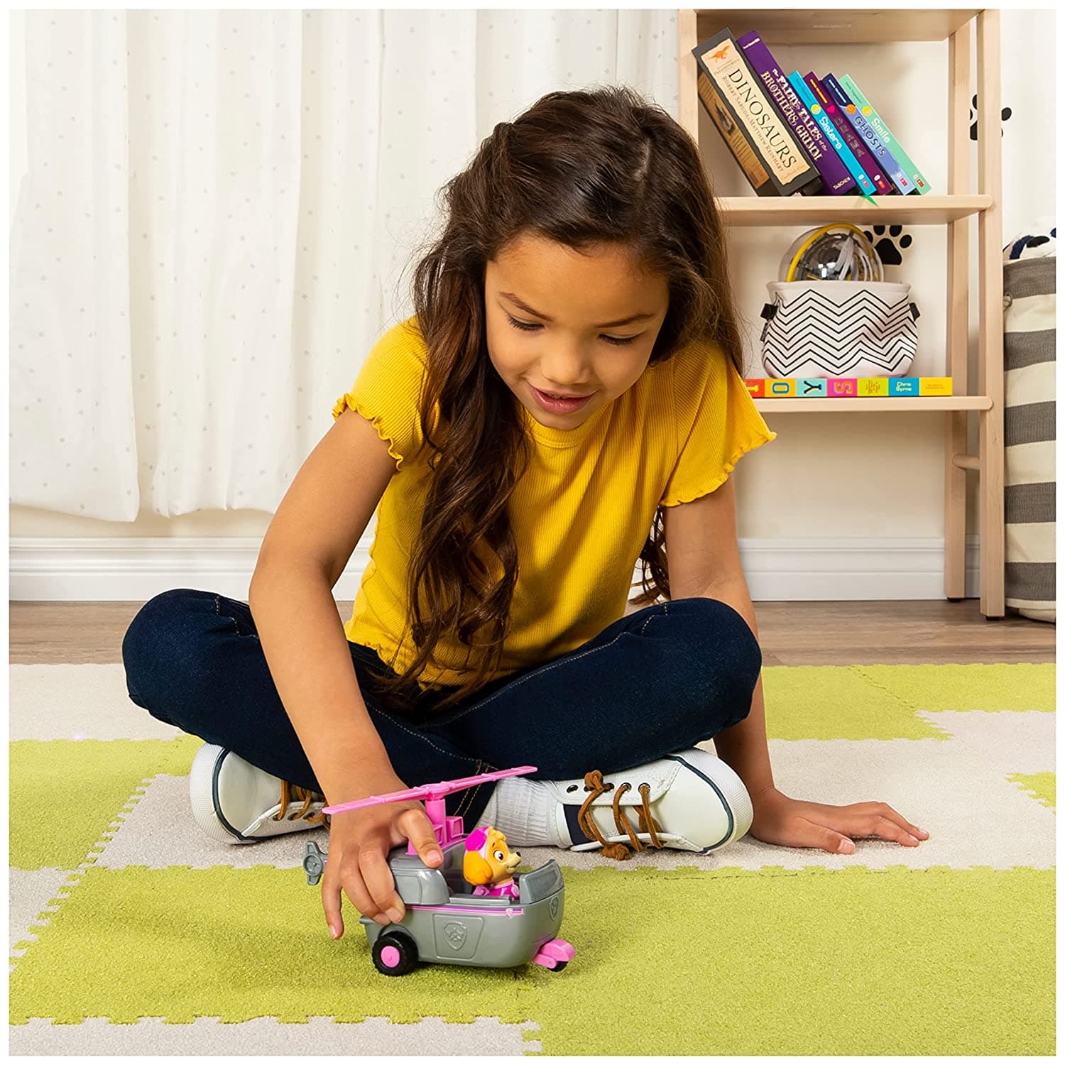 Paw Patrol, Skye Helicopter Vehicle with Collectible Figure view 5