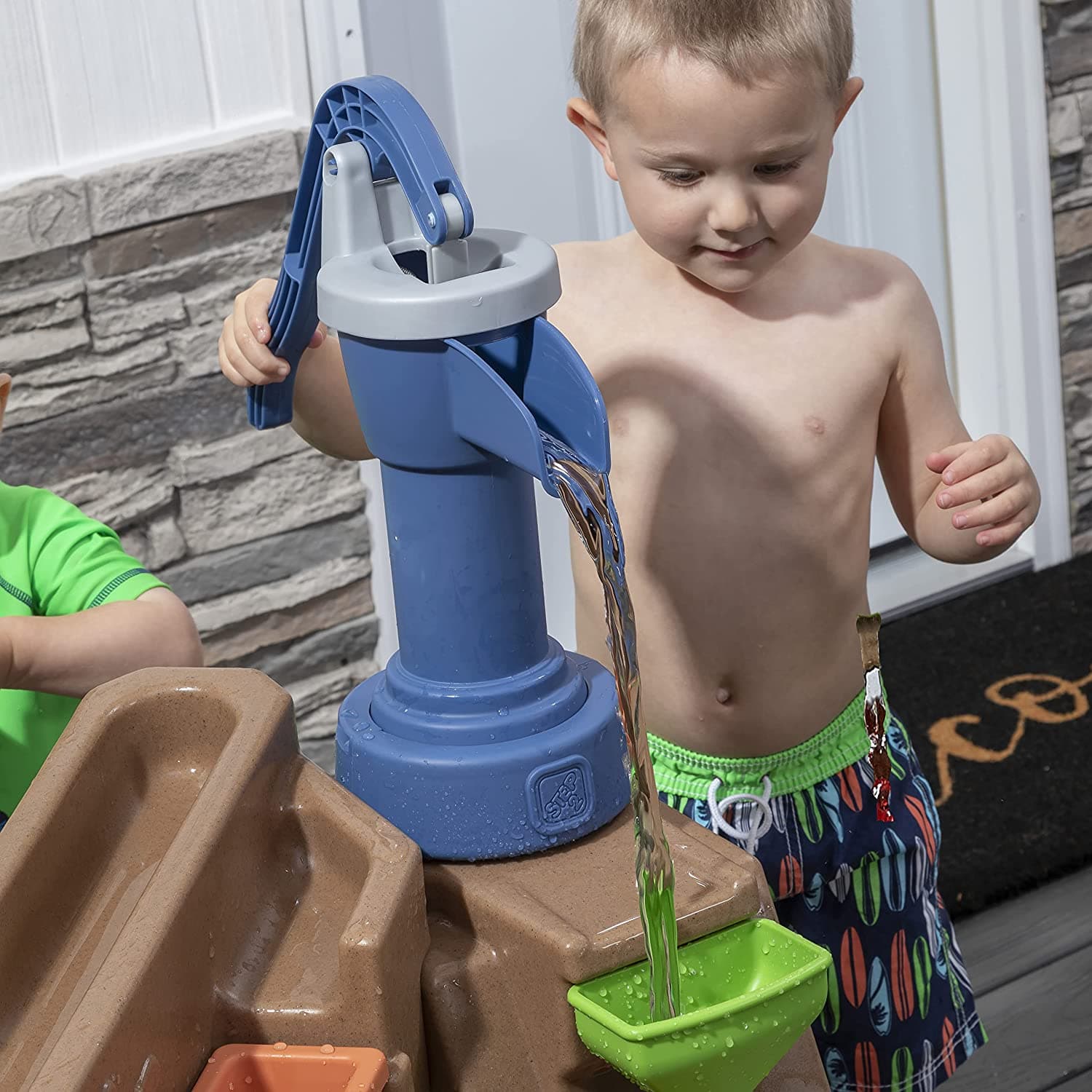 Step2 Pump & Splash Discovery Pond Water Table Outdoor Water Toy