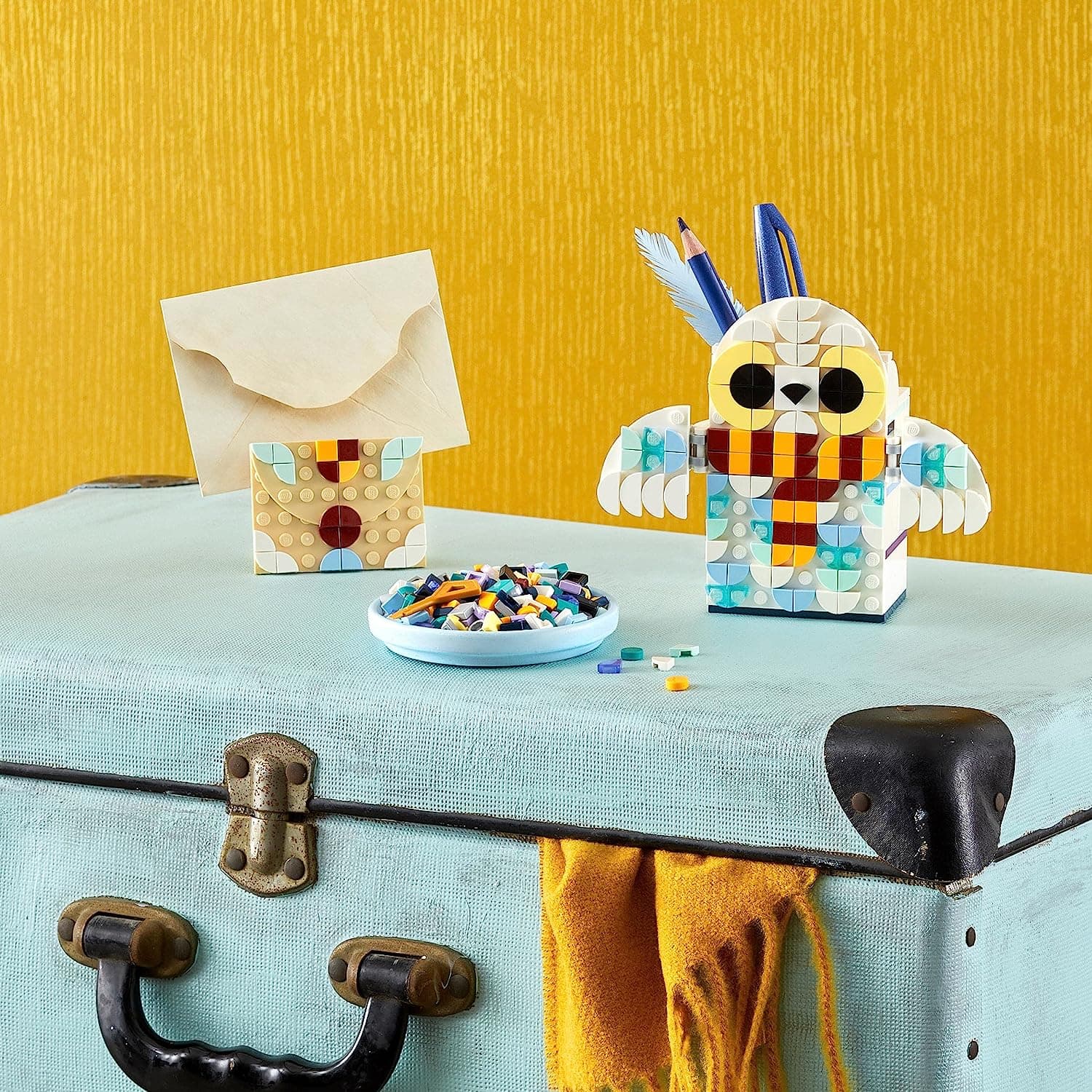 LEGO DOTS Hedwig Pencil Holder 41809 DIY Craft Kit (518 Pieces) view 6