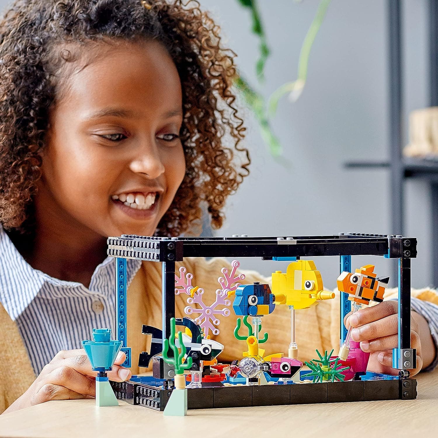 LEGO Creator 3in1 Fish Tank 31122 Building Kit (352 Pieces) view 4