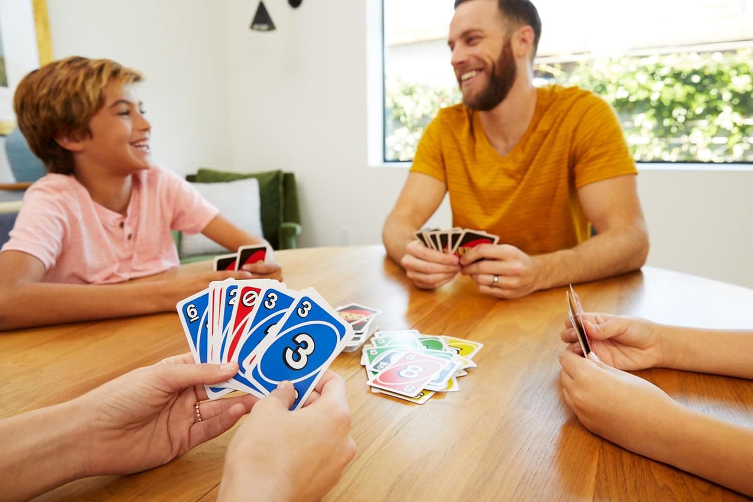 Mattel Uno Card Game Display view 3