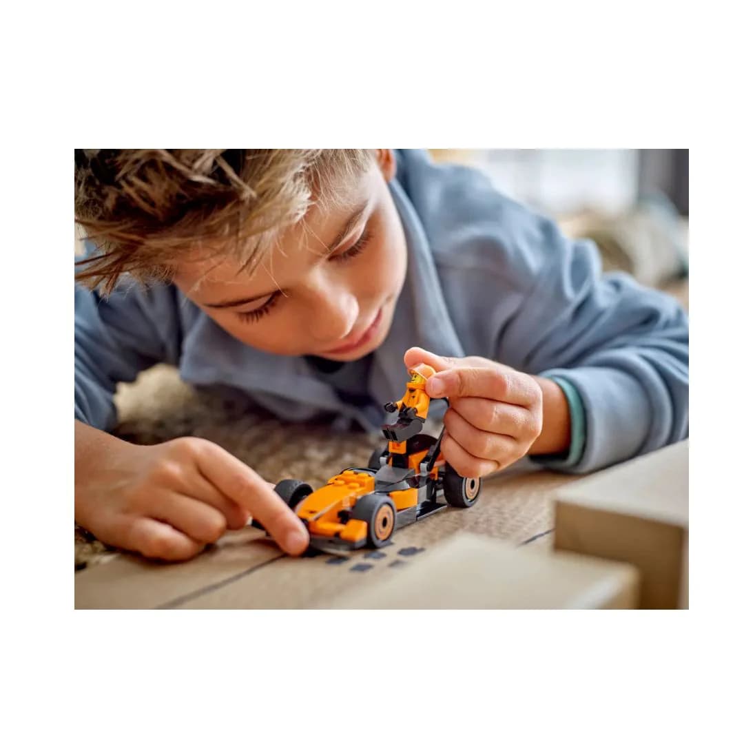 Lego 60442 City F1 Driver with McLaren Race Car (86 Pieces) view 6
