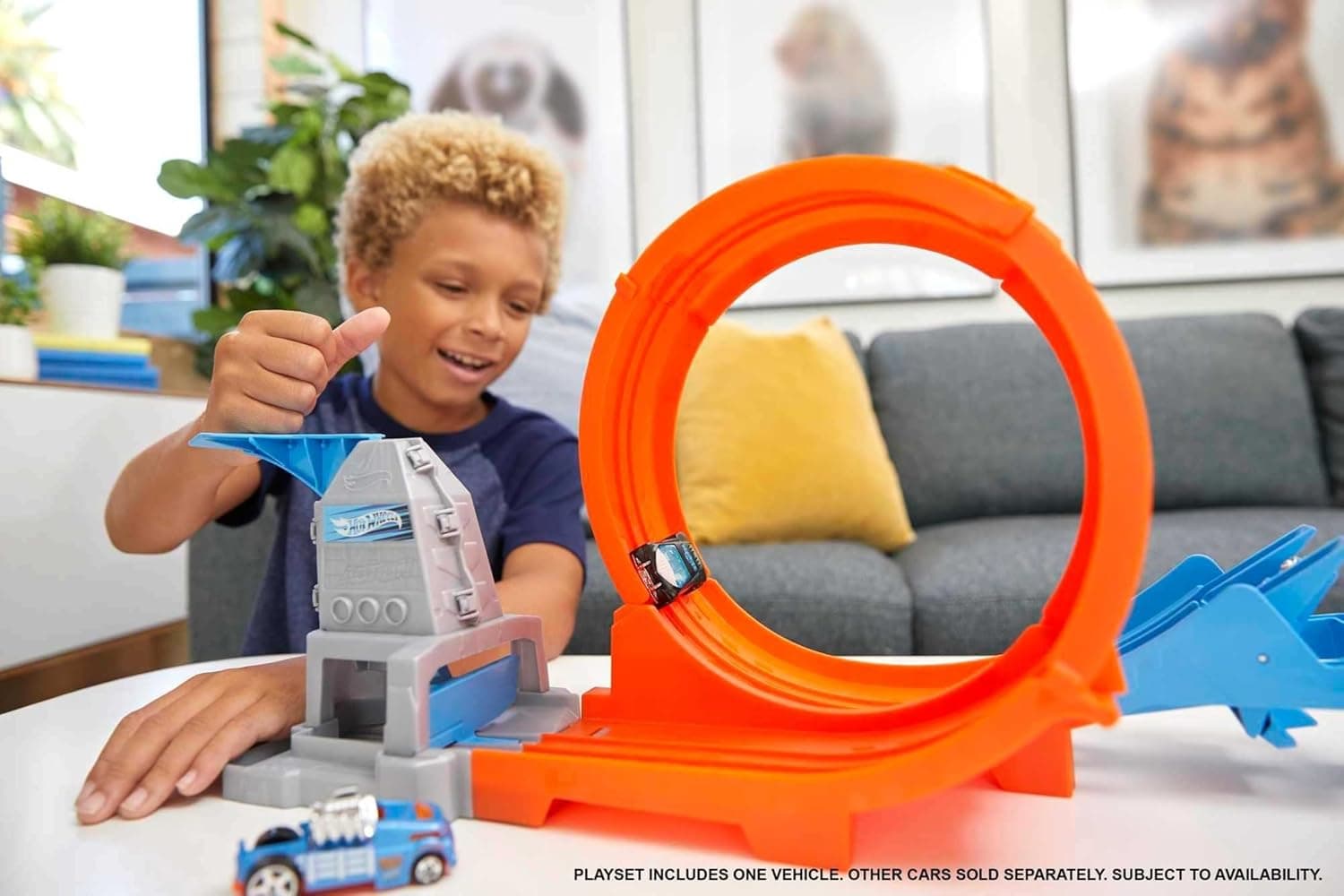 Hot Wheels® Loop Stunt Champion™ Track Set with Dual-Track Loop, Dual Launch, Spring Ramp & 1 Car for Kids 4 Years Old & Older