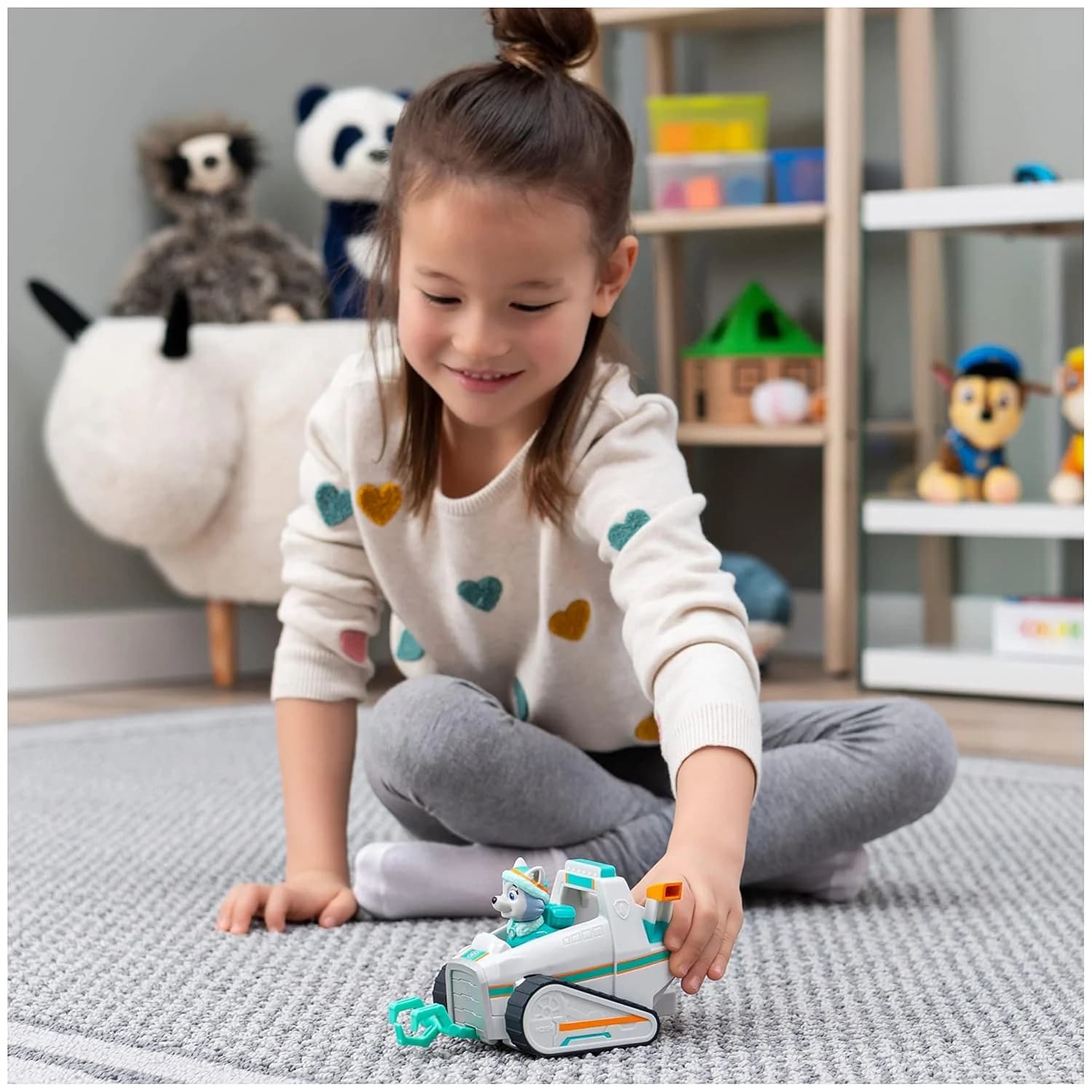 Paw Patrol Everest’s Snow Plow Vehicle with Collectible Figure, for Kids Aged 3 and Up, Multicolor, (6061802) view 2