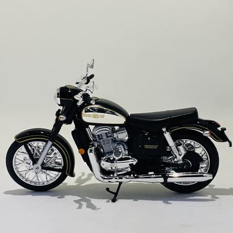 Jawa Classic 300 Black Chrome – 1:18 Scale Diecast Motorcycle Model – Miniature Collectible Bike for Display, Gifting & Décor (14+ Age) view 5