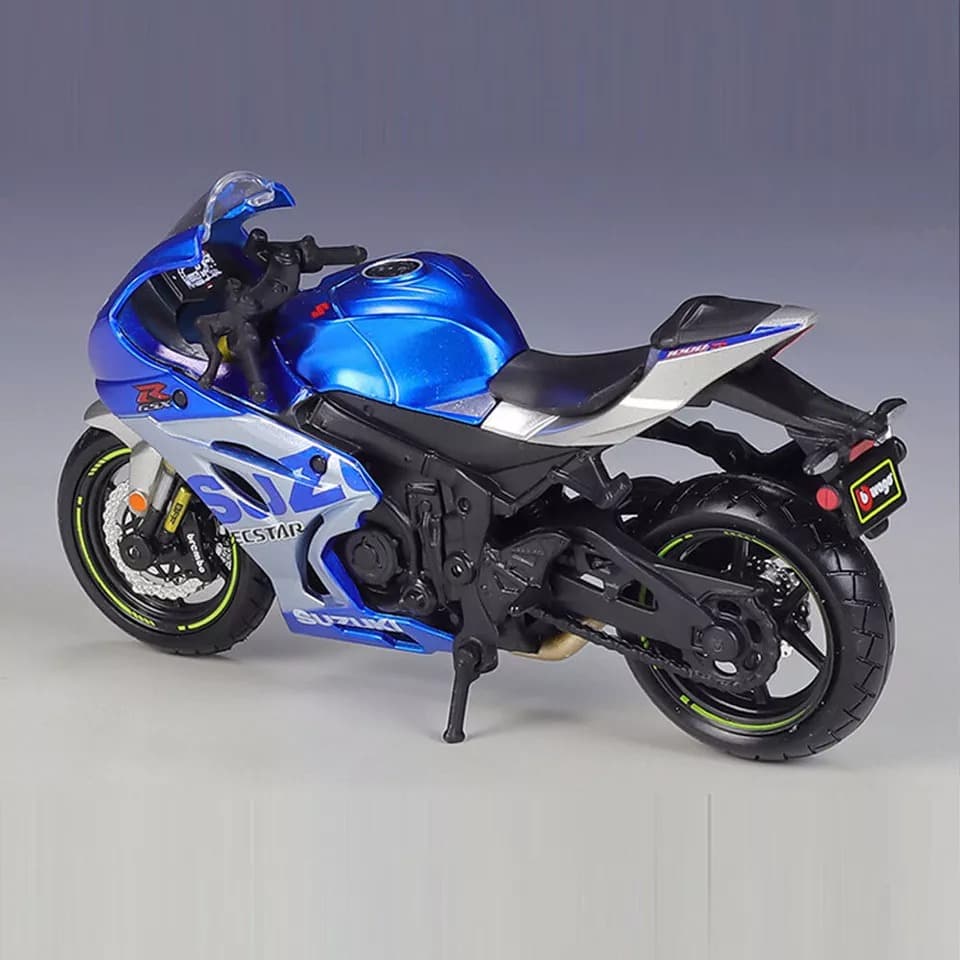 Bburago 1:18 Scale Suzuki GSX-R1000R Diecast Motorcycle Model view 2