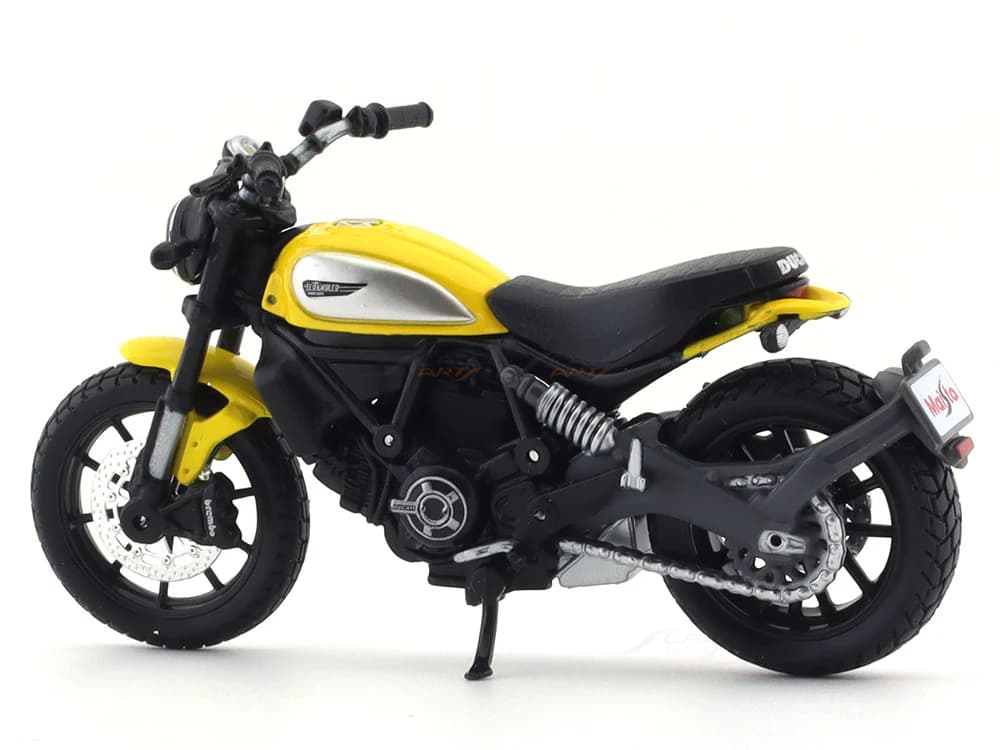 Maisto Ducati Scrambler Icon Diecast Bike Model (1:18 Scale) view 3